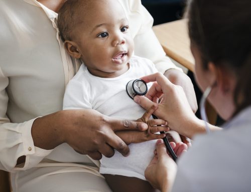 Por que levar as crianças ao pediatra regularmente?