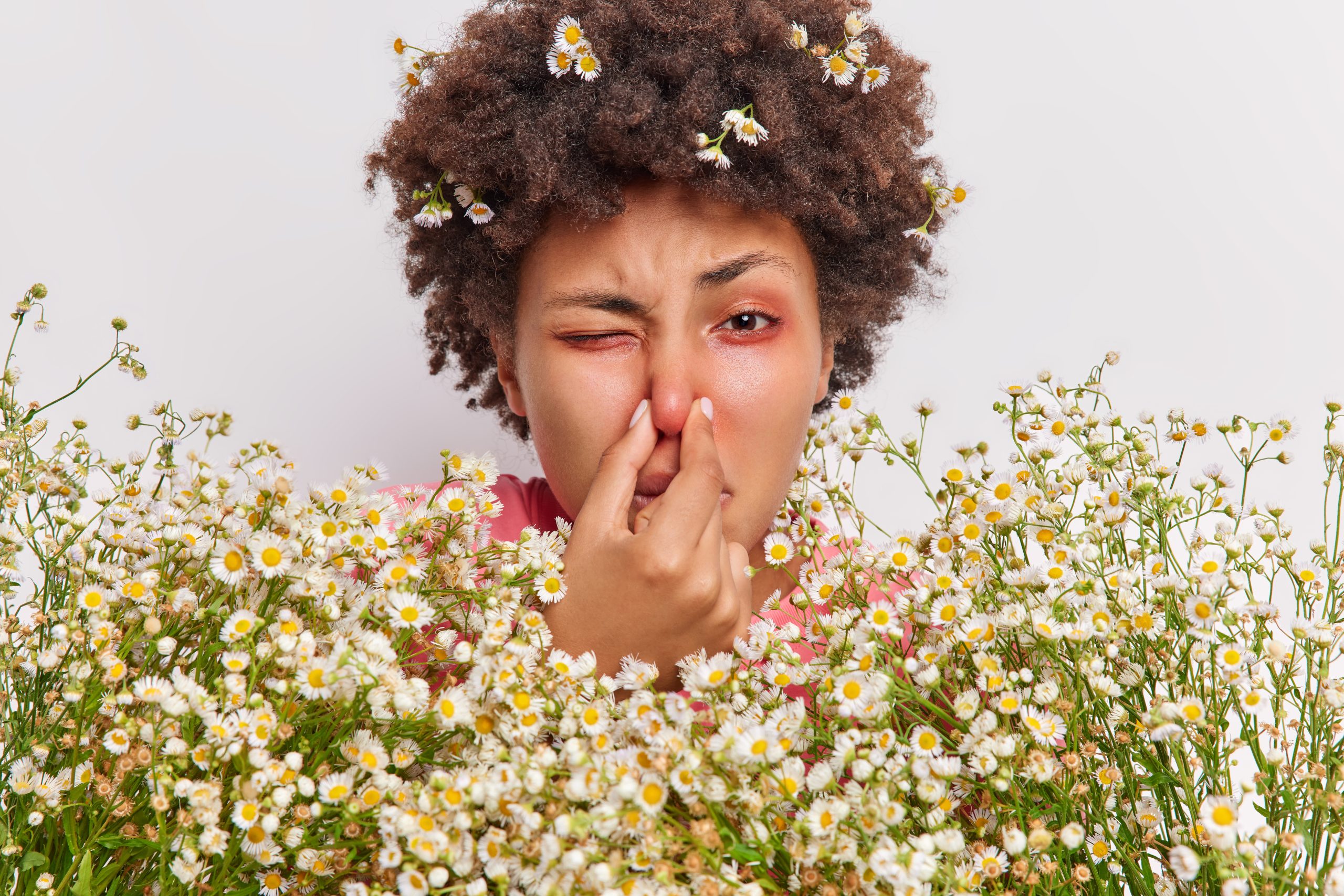 Mulher com alergia a flores